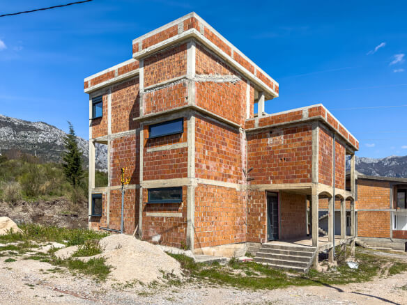 House for sale in Šušanj/ Bar – BHK76