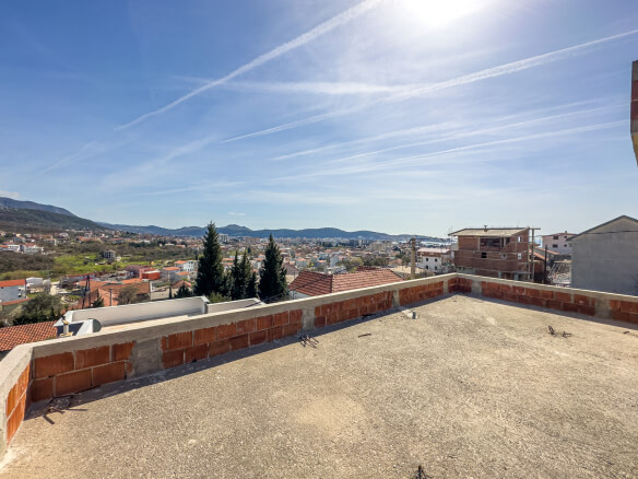 House for sale in Šušanj/ Bar – BHK76