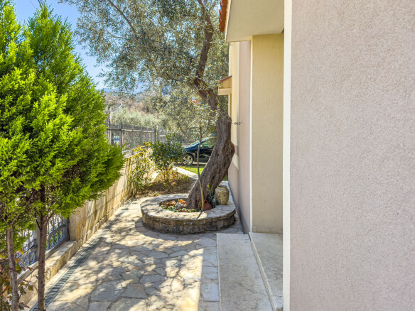 Haus zum Kauf in Bjelisi/ Bar – BHK75