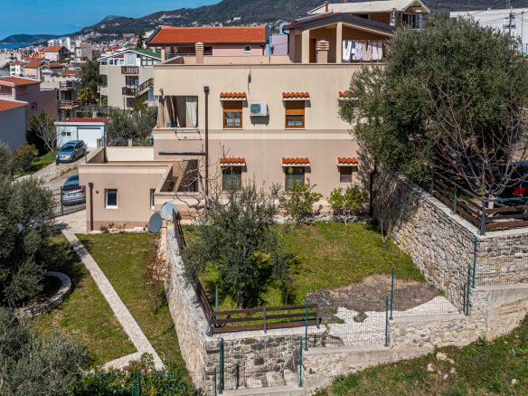 Haus zum Kauf in Bjelisi/ Bar – BHK75