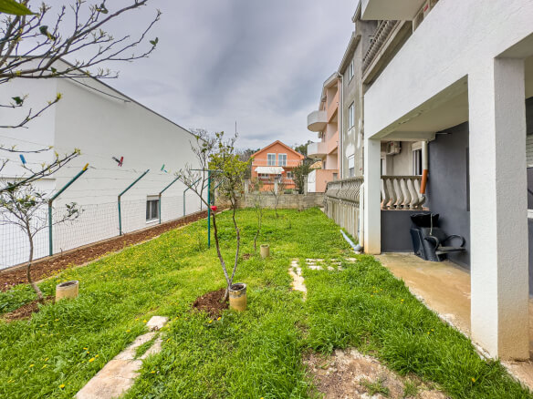 Haus zum Kauf in Dobra Voda – DVHK21
