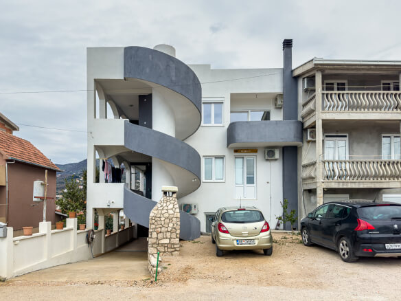 Haus zum Kauf in Dobra Voda – DVHK21