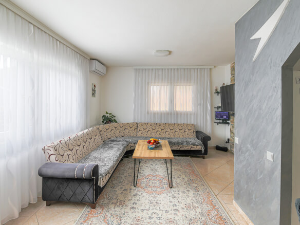 Haus zum Kauf in Dobra Voda – DVHK21