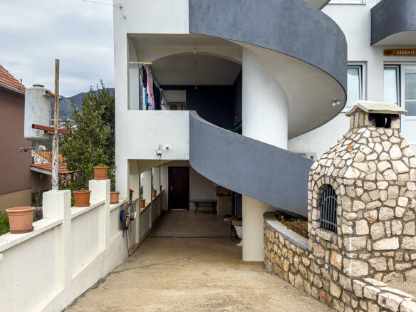 Haus zum Kauf in Dobra Voda – DVHK21
