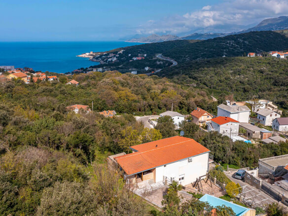 Prodaje se kuća u Utjehi – UHK14