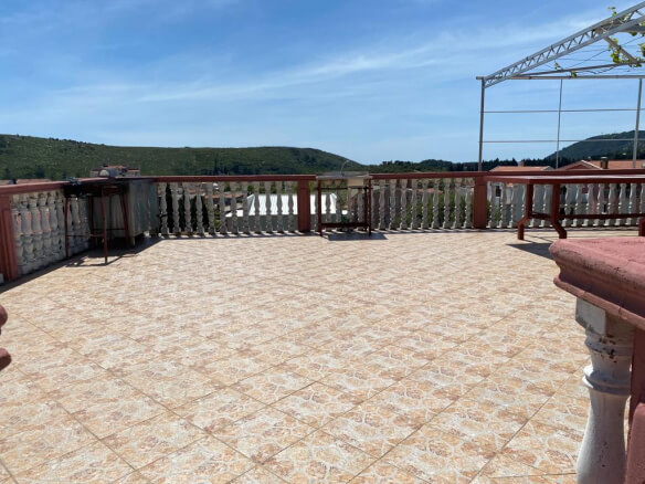 House for sale in Sutomore – SHK11