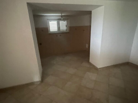 Haus zum Kauf in Polje/ Bar – BHK88