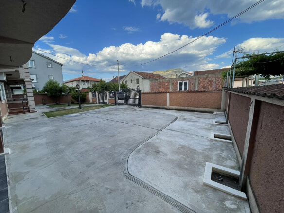 Haus zum Kauf in Podgorica – PoHK2