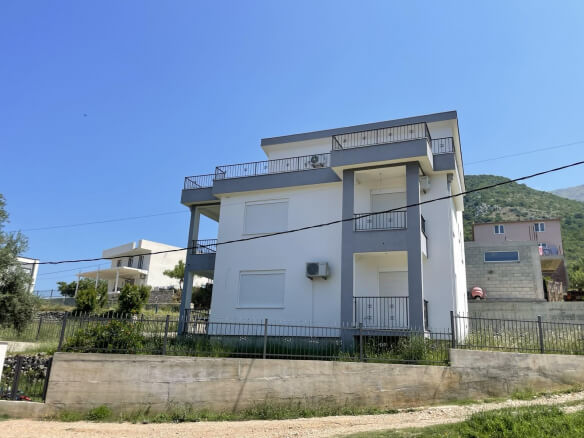 Дом на продажу в Залево/Бар – BHK95