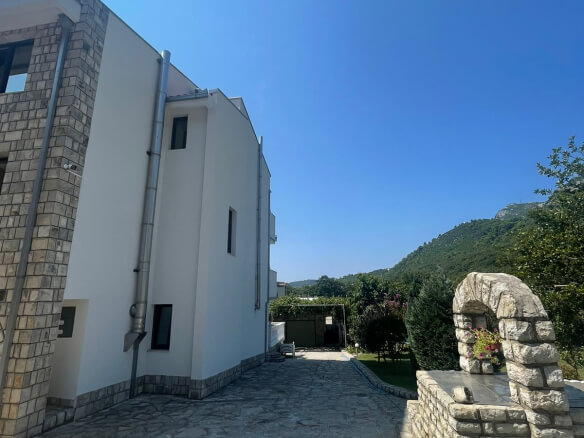 Apartmenthaus in Sutomore zum Kauf – SHK16
