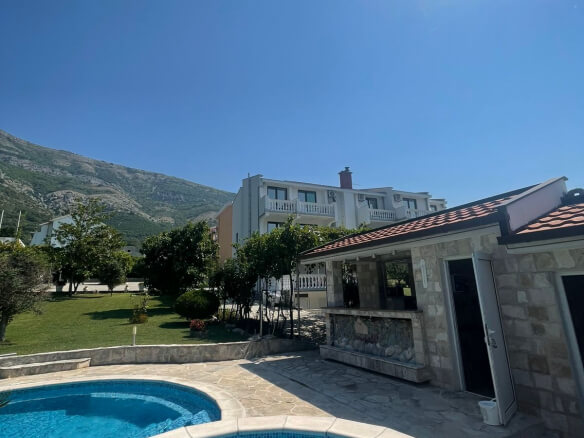 Apartmenthaus in Sutomore zum Kauf – SHK16
