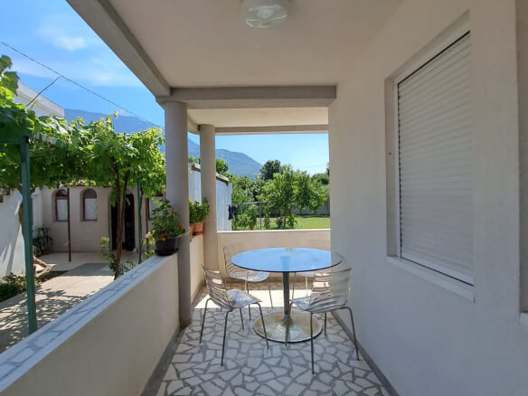 Дом на продажу в Поле/Баре – BHK98