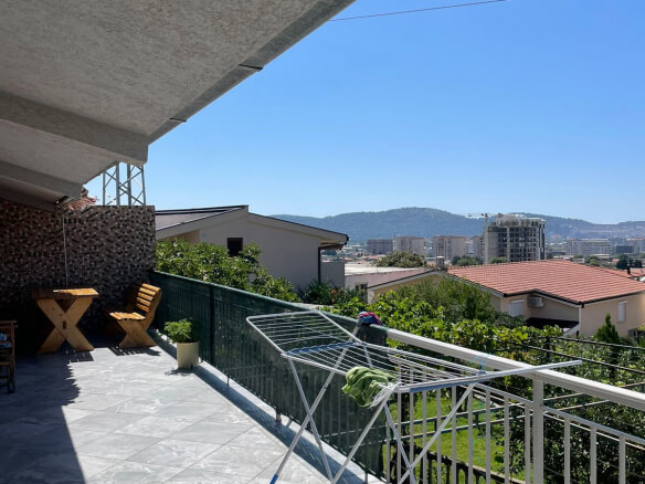 Haus in Bjelisi/ Bar zum Kauf – BHK96