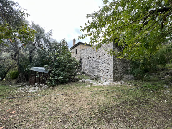 Plot in Stari Bar with spring and olive trees – SB1