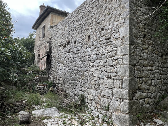 Plot in Stari Bar with spring and olive trees – SB1