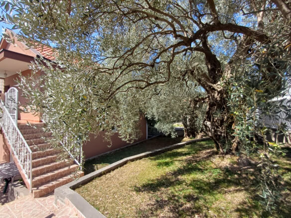 Kuća za prodaju u gotovini – BHK93