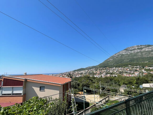 Haus in Bjelisi/ Bar zum Kauf – BHK96