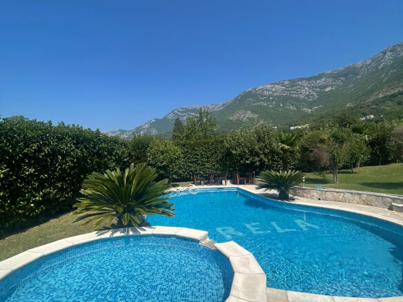 Apartmenthaus in Sutomore zum Kauf – SHK16