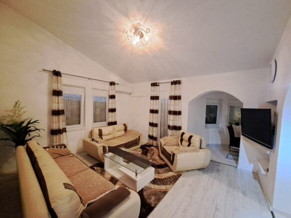 Дом на продажу в Поле/Баре – BHK98