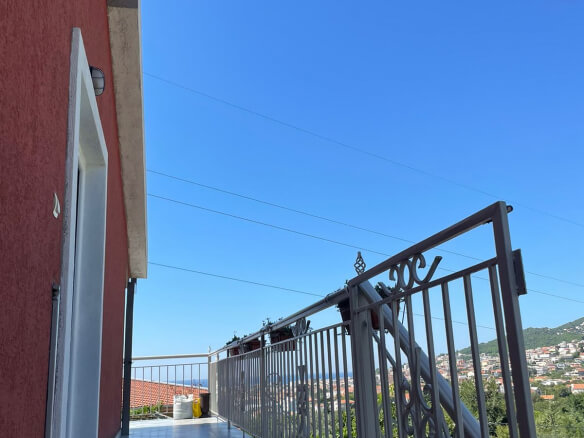 Haus in Bjelisi/ Bar zum Kauf – BHK96