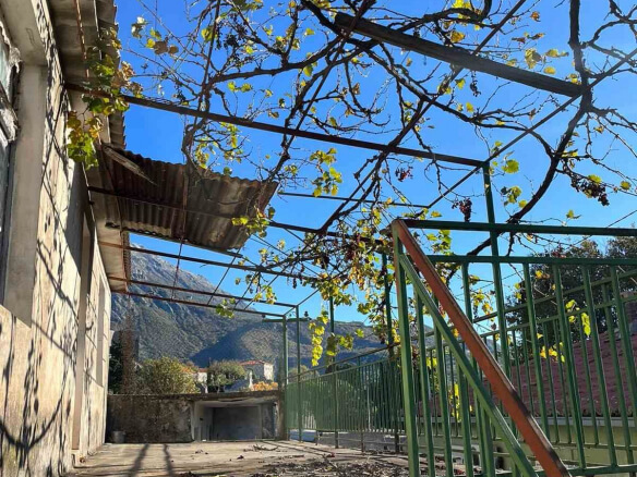 Prodaje se kuća u Starom Baru – SBHK3