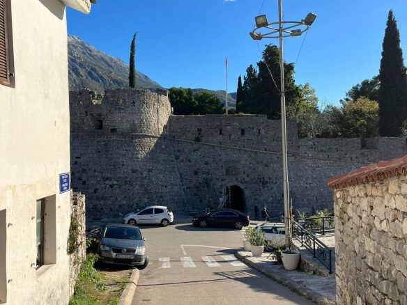 Prodaje se kuća u Starom Baru – SBHK3