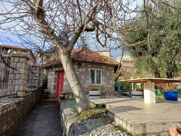 Kuća u gotovini na prodaju – BHK107