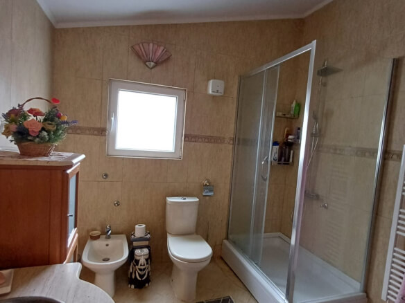 Kuća u gotovini na prodaju – BHK107