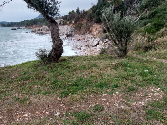 Plac prvi red do mora u Baru – B76