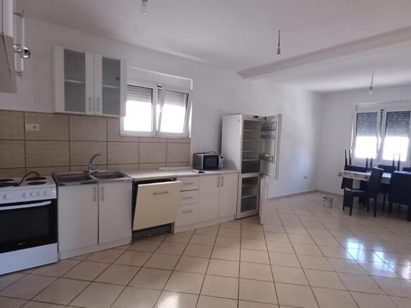 Prodaje se apartmanska kuća u Dobroj Vodi – DVHK26
