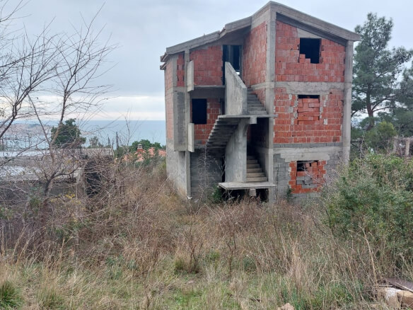 Grundstück mit zwei Häusern in Šušanj/ Bar zum Kauf – B78