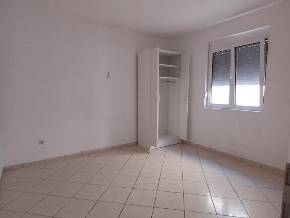 Prodaje se apartmanska kuća u Dobroj Vodi – DVHK26