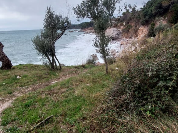 Plac prvi red do mora u Baru – B76