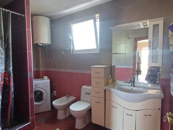 Prodaje se apartmanska kuća u Šušnju/ Baru – BHK117