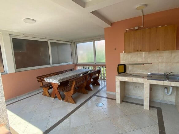 Prodaje se apartmanska kuća u Ulcinju – UlHK18