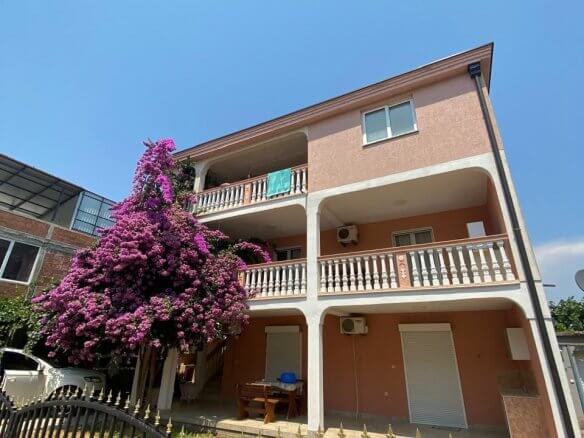 Prodaje se apartmanska kuća u Ulcinju – UlHK18