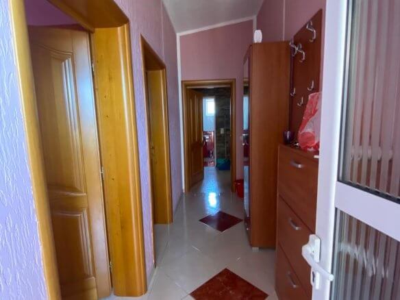 Prodaje se apartmanska kuća u Ulcinju – UlHK18