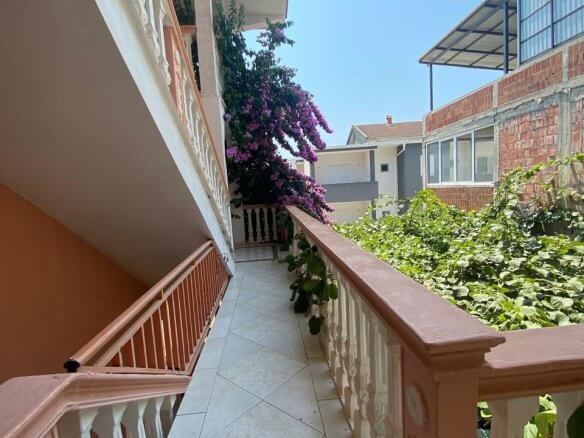 Prodaje se apartmanska kuća u Ulcinju – UlHK18