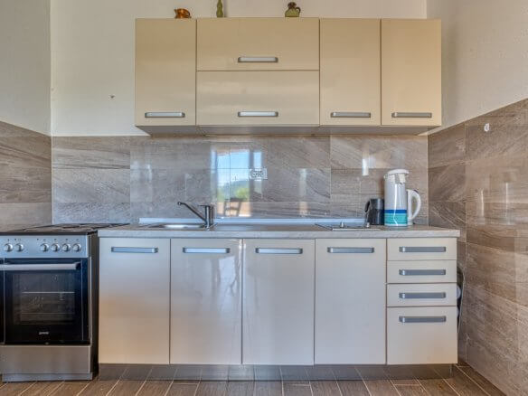 Villa mit Pool in Buljarica zum Kauf – BuHK01
