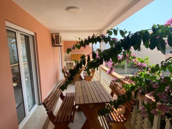 Prodaje se apartmanska kuća u Ulcinju – UlHK18
