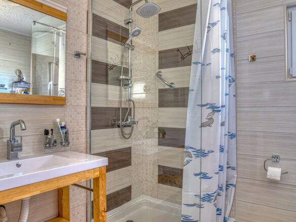 Villa mit Pool in Buljarica zum Kauf – BuHK01