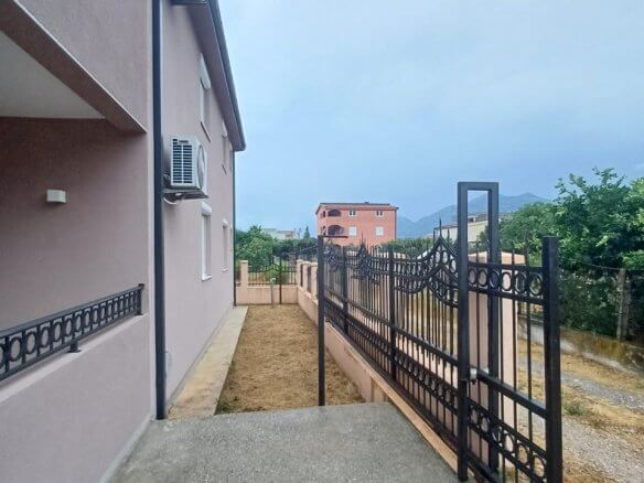 Дом в Поле/Бар на продажу – BHK122