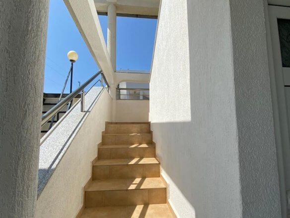 Prodaje se apartmanska kuća u Donjem Stoju/Ulcinj – UlHK21