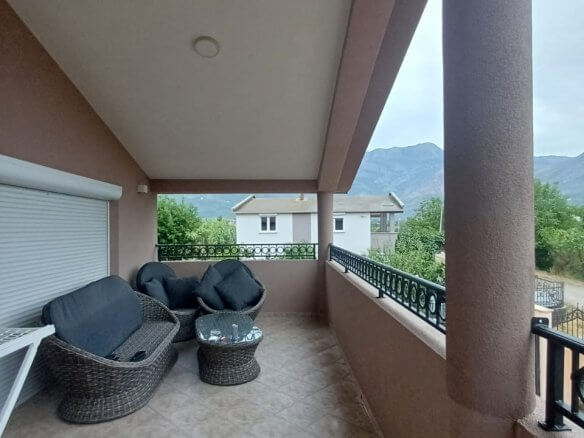 Дом в Поле/Бар на продажу – BHK122