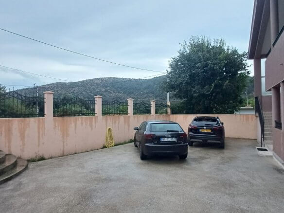 Дом в Поле/Бар на продажу – BHK122