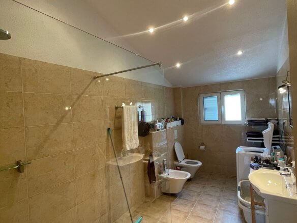 Apartmenthaus in Sutomore zum Kauf – SHK25