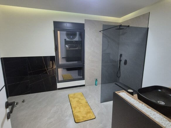 Prodaje se vila u Velembusima/Bar-123 BHK