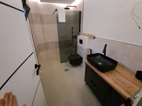 Prodaje se vila u Velembusima/Bar-123 BHK
