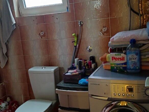 Izdaje se stan u kući u Zaljevu/ Baru – MB84