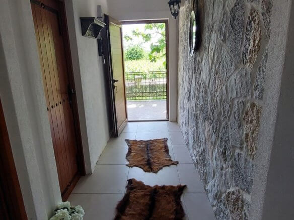 Kuća u Orahovu/Virpazar za najam – MVi01